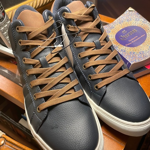 H&M High Top Mens Sneaker - Sz 7.5 - Picture 1 of 7